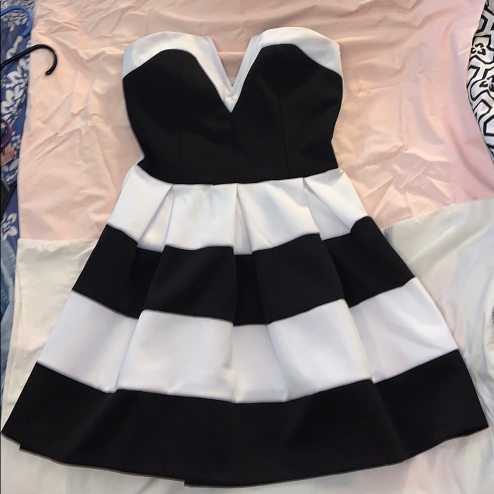 Charlotte Russe Polyester Striped Strapless Dress